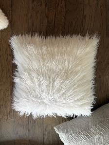 blanket & pillows - Photo 6