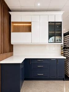 Kitchen Cabinet Display Set w/ Quartz Countertop - Photo 3