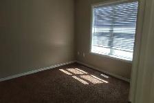 Available Immediate: Large 3 bdr, 2 bath 4-plex SK-side. - Photo 9