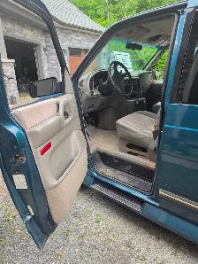 AWESOME 1998 GMC SAFARI - Photo 3