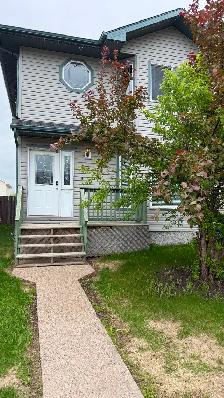 3 bedroom 2.5 bathroom house for rent
