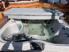 Bullfrog Spa's Hot Tub - Model R6L - Photo 4