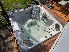 Bullfrog Spa's Hot Tub - Model R6L - Photo 7
