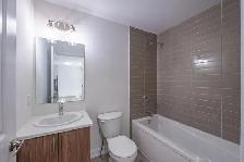 Luxury 4 bedroom upper unit with master balcony & double garage - Photo 6