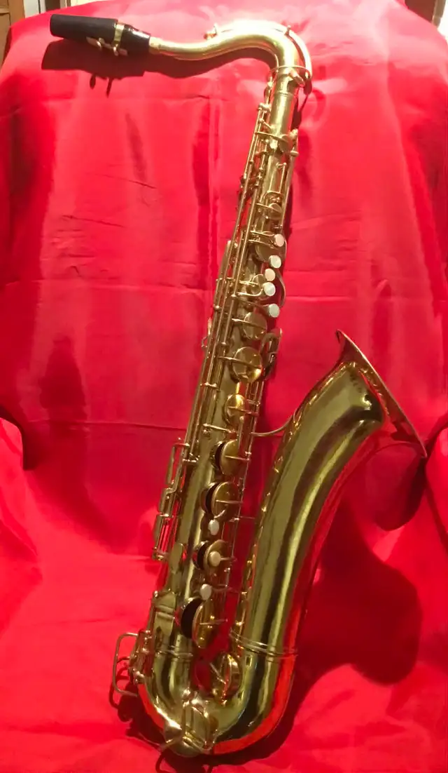 Saxophone vintage TÉNOR Pan American (USA)