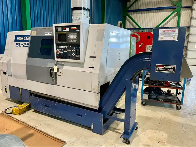 Tour CNC Lathe