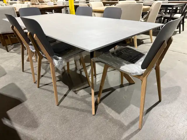 Outdoor patio dining table with 6 chairs