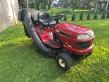 Craftsman 42" deck  DLT 3000 22HP Riding Lawn Mower - Photo 2