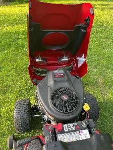 Craftsman 42" deck  DLT 3000 22HP Riding Lawn Mower - Photo 4