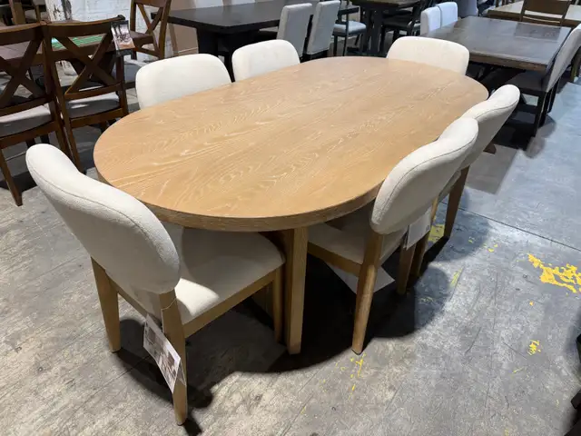 82" oval dining table with 6 chairs