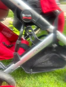 Double stroller brand new condition - Photo 3