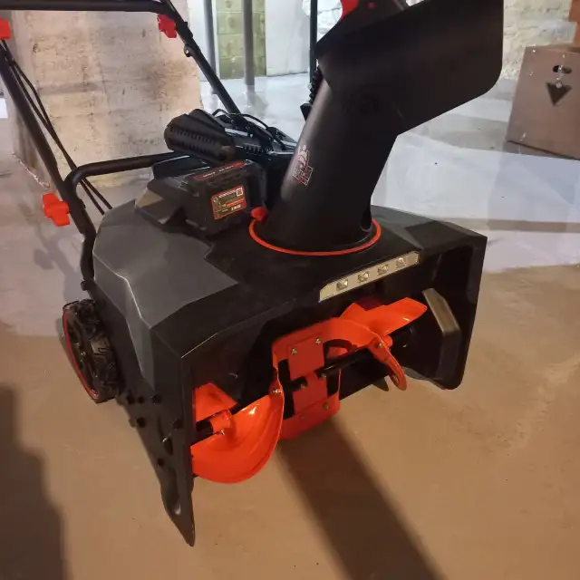 Souffleuse à batterie 40V Fuxtec (Comme neuve) –servis 1/2 hiver