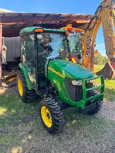 2017 JD 3720 4X4 TRACTOR - Photo 2