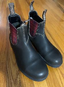 Blundstone Women’s Boots 9.5 $75