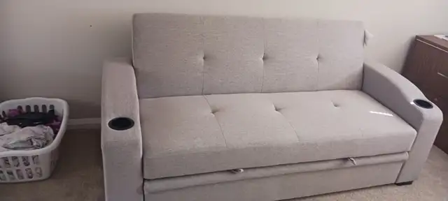PULL OUT COUCH