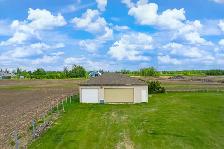 Sturgeon County out of a subdivision! 2 garages, custom built. - Photo 6