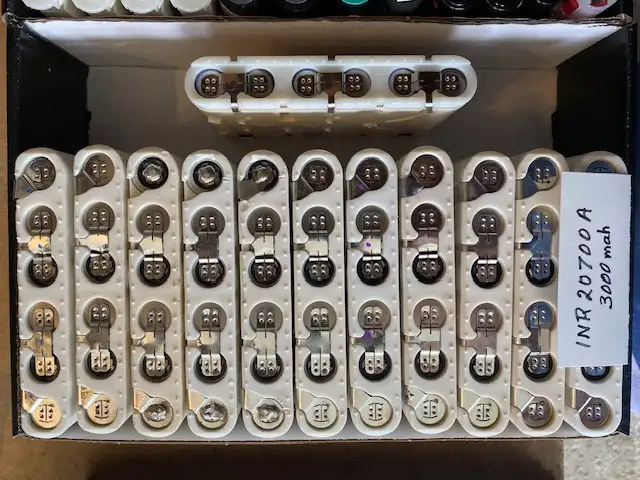 LITHIUM – ION  Cells 20700s and 21700s
