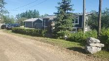 1.1 Acres, 1 1/2 minutes from the Edmonton City limits. - Photo 2