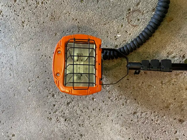 WORK  LIGHT  "Extendable Hand held"