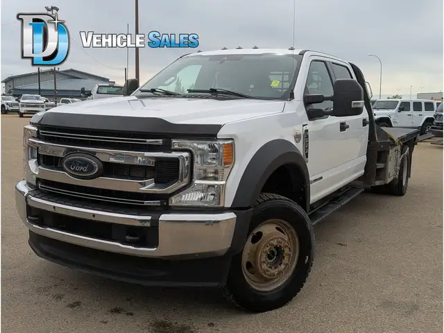 2022 Ford Super Duty F-550 DRW XLT 4WD Crew Cab 179 WB 60 CA
