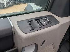 2022 Ford Super Duty F-550 DRW XLT 4WD Crew Cab 179 WB 60 CA - Photo 12