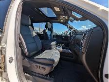 2022 Chevrolet SILVERADO 2500HD High Country 6.6L Gas/Touch Nav/ - Photo 24