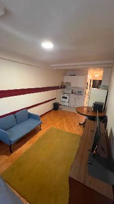 Spacious & Bright Studio – Prime Downtown Montreal location! - Photo 2
