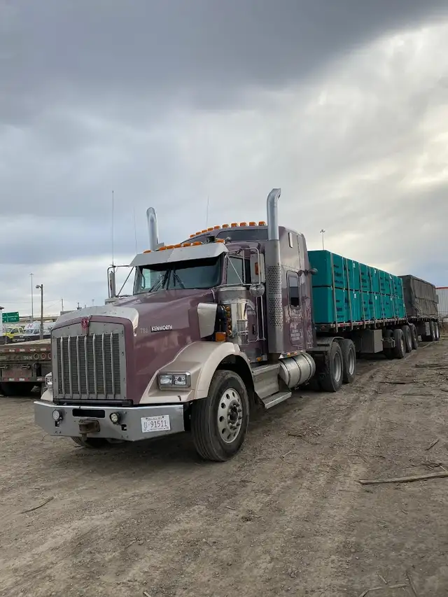 Class 1 Truck Drivers Needed (SUPER B / Triaxle Flatbed)