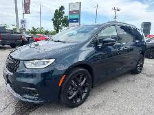 2022 Chrysler Pacifica Touring L AWD, Loaded!! - Photo 4