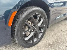 2022 Chrysler Pacifica Touring L AWD, Loaded!! - Photo 6