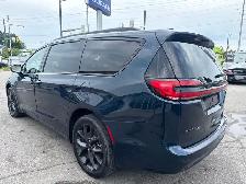 2022 Chrysler Pacifica Touring L AWD, Loaded!! - Photo 7