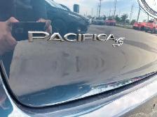 2022 Chrysler Pacifica Touring L AWD, Loaded!! - Photo 9