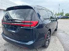 2022 Chrysler Pacifica Touring L AWD, Loaded!! - Photo 11