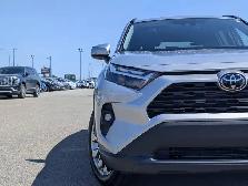 2024 Toyota RAV4 XLE - Photo 11