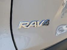 2024 Toyota RAV4 XLE - Photo 16