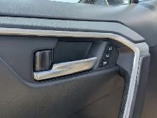 2024 Toyota RAV4 XLE - Photo 19