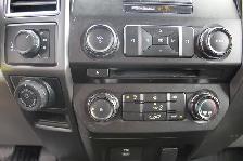 2017 Ford F-150 XLT 4WD 8ft 5.0L Extended Cab - Photo 2