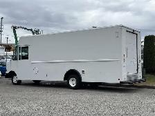 2018 Ford E-450 Super Duty 18 Foot Step Van With Shelving - Photo 7