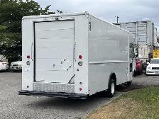2018 Ford E-450 Super Duty 18 Foot Step Van With Shelving - Photo 10
