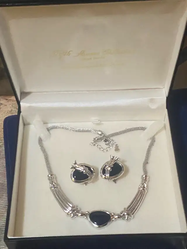FITH AVENUE COLLECTION   SIGNED ~ EARRING AND  NECK