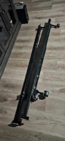 Base de lit double en métal 60$
