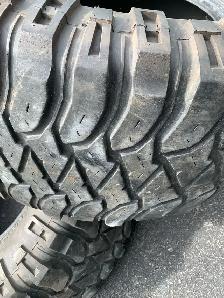 Two mickey thompson tires/38 X 15.50R20 LT - Photo 2