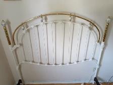Queen size bed frame with iron rails - Photo 4