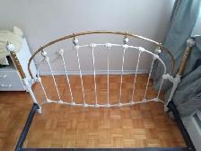 Queen size bed frame with iron rails - Photo 5