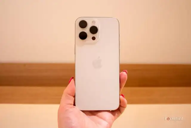 iPhone 15 Pro white titanium 256GB