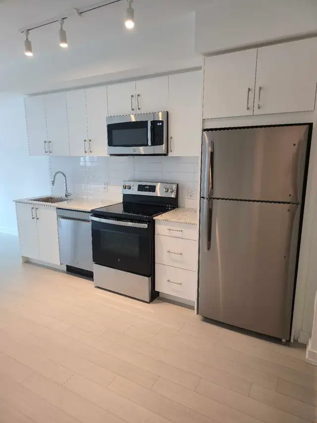 1 Bed   Den , 1 Parking,  1 Locker, 4010 Eglinton Ave West