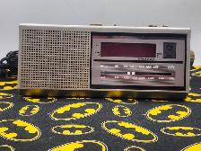 Vintage General Electric (GE) AM/FM clock radio (#19288-2)