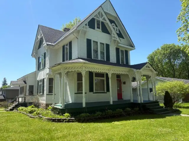1900's Victorian Home