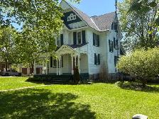 1900's Victorian Home - Photo 6