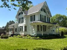 1900's Victorian Home - Photo 9
